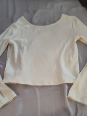 H&M Cream Ribbed Long-Sleeve Crop Top